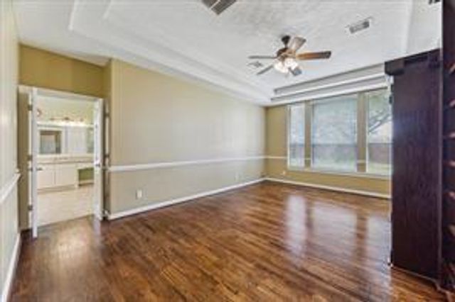 10707 Mandavilla Dr Drive, Houston, TX 77095