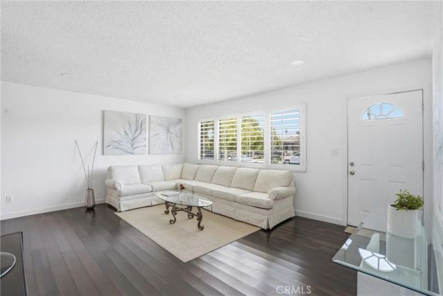 911 W Orchard, Santa Maria, CA 93458