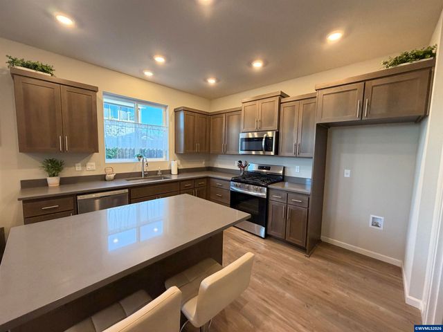 6077 Savannah St SE, Albany, OR 97322
