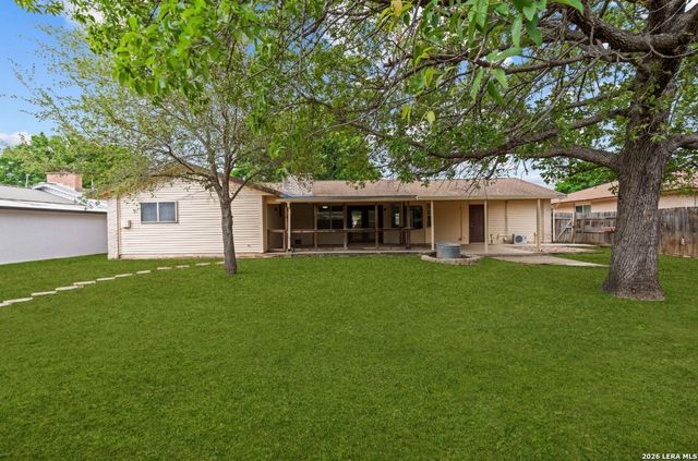 161 Cloverleaf Drive, Schertz, TX 78154