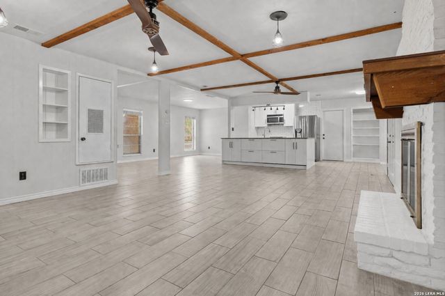 161 Cloverleaf Drive, Schertz, TX 78154