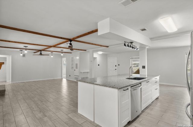 161 Cloverleaf Drive, Schertz, TX 78154