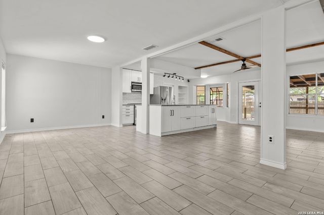 161 Cloverleaf Drive, Schertz, TX 78154