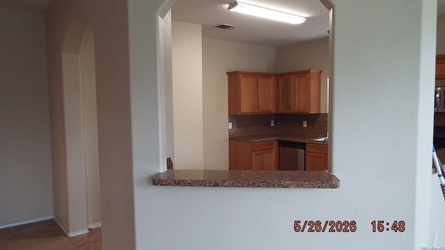 2064 DOVE CROSSING DR, New Braunfels, TX 78130