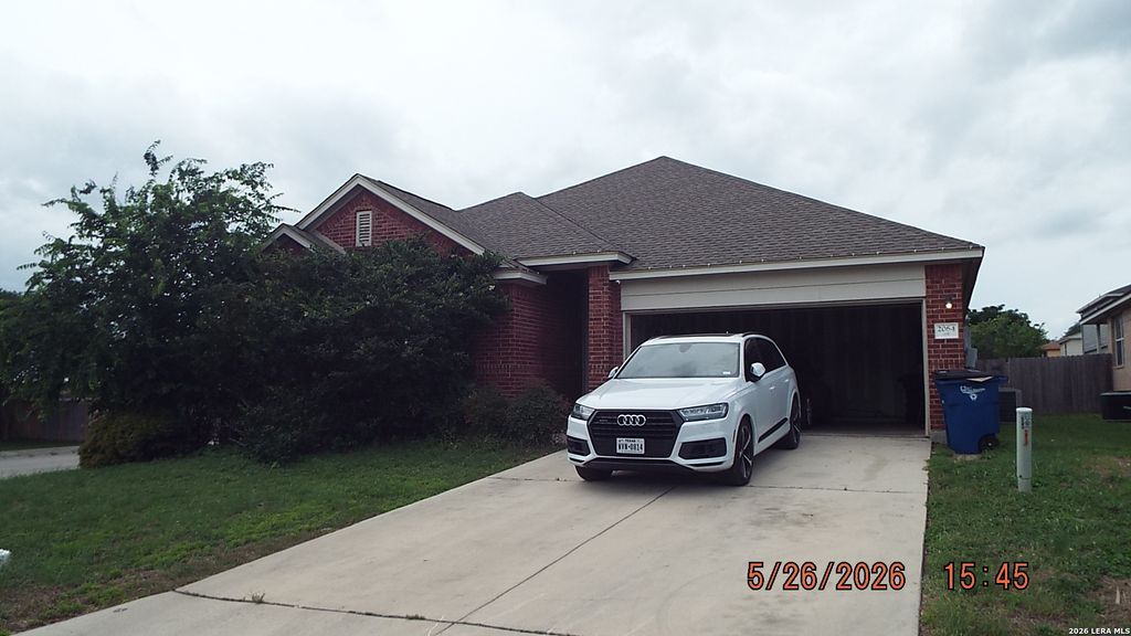 2064 DOVE CROSSING DR, New Braunfels, TX 78130