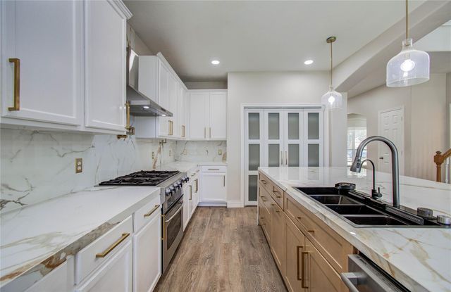 5323 Chatham Hill Lane, Houston, TX 77084