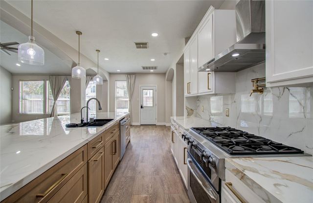 5323 Chatham Hill Lane, Houston, TX 77084