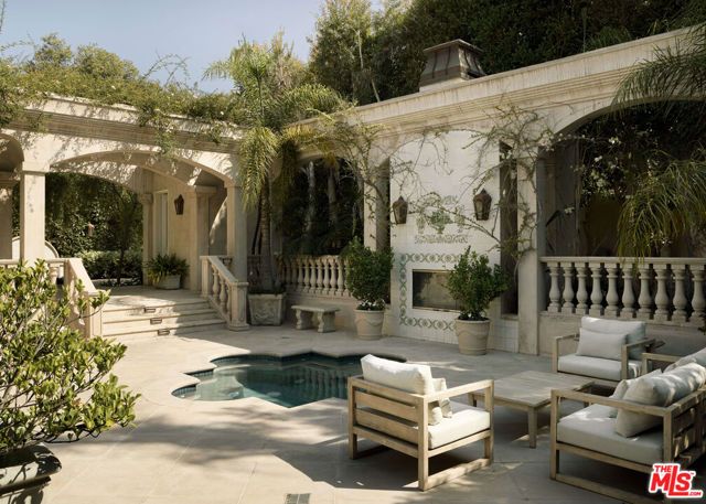 628 N Rodeo Drive, Beverly Hills, CA 90210