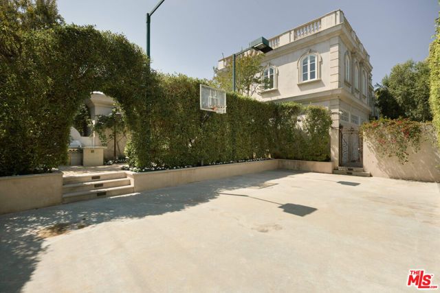628 N Rodeo Drive, Beverly Hills, CA 90210