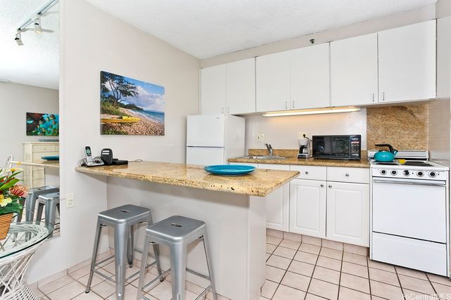 364 Seaside Avenue 701, Honolulu, HI 96815