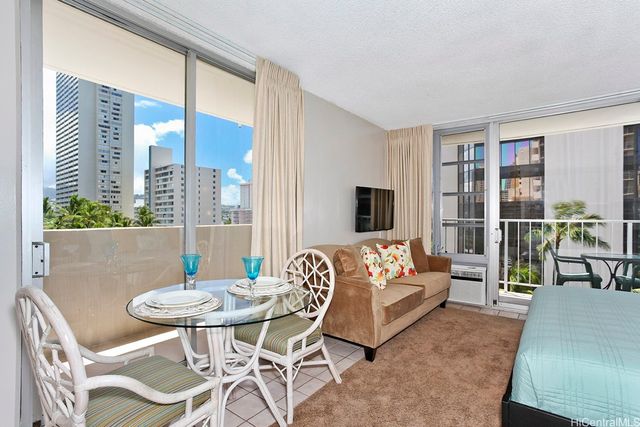 364 Seaside Avenue 701, Honolulu, HI 96815