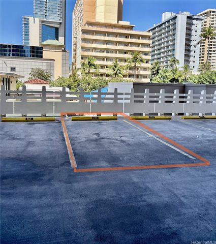 364 Seaside Avenue 701, Honolulu, HI 96815