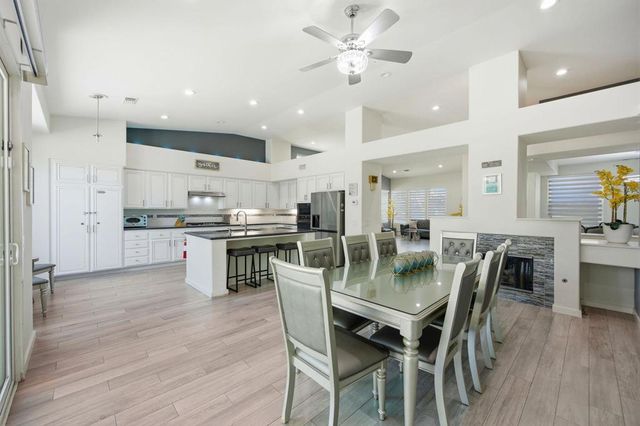 1062 E Via San Michael Road, Palm Springs, CA 92262