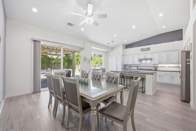 1062 E Via San Michael Road, Palm Springs, CA 92262