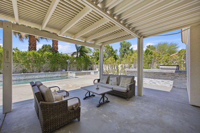 1062 E Via San Michael Road, Palm Springs, CA 92262