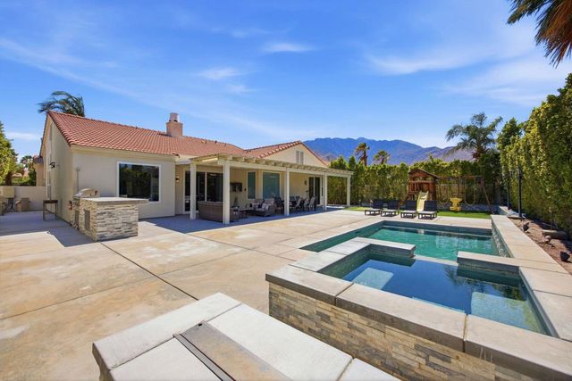 1062 E Via San Michael Road, Palm Springs, CA 92262
