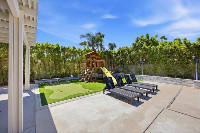 1062 E Via San Michael Road, Palm Springs, CA 92262