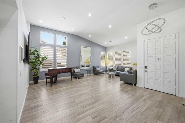 1062 E Via San Michael Road, Palm Springs, CA 92262