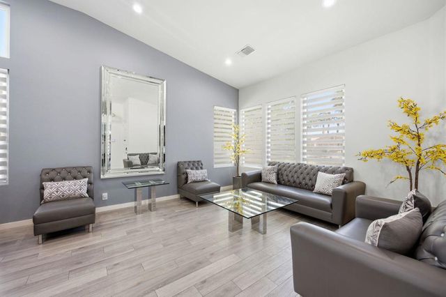 1062 E Via San Michael Road, Palm Springs, CA 92262
