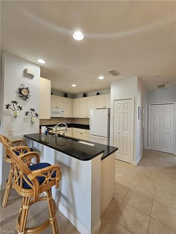 1405 Sweetwater CV 204, Naples, FL 34110