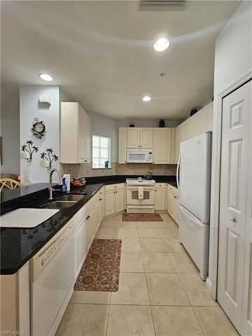 1405 Sweetwater CV 204, Naples, FL 34110