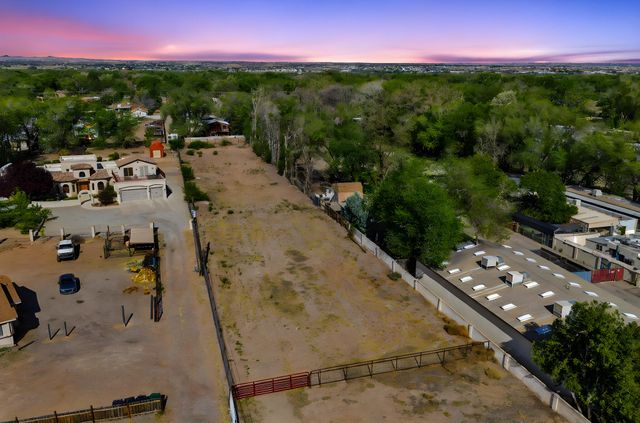 7331 4th Street NW, Los Ranchos, NM 87107