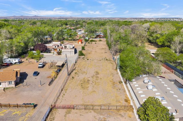 7331 4th Street NW, Los Ranchos, NM 87107