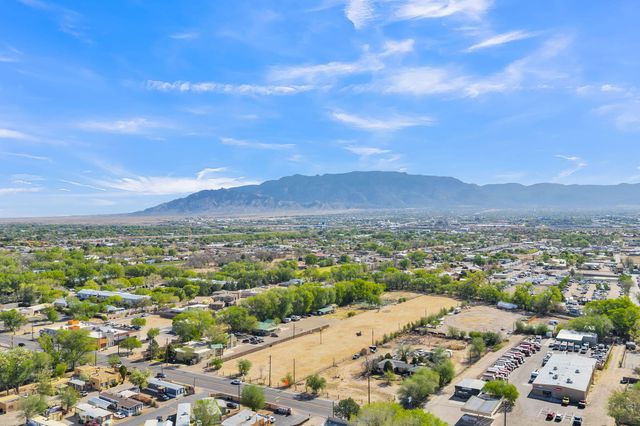 7331 4th Street NW, Los Ranchos, NM 87107