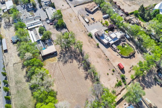 7331 4th Street NW, Los Ranchos, NM 87107