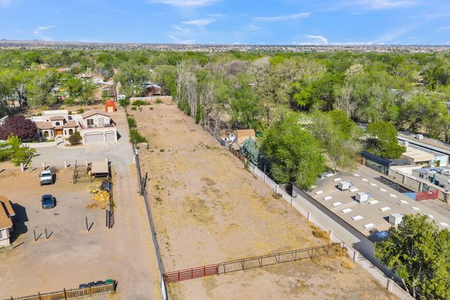 7331 4th Street NW, Los Ranchos, NM 87107