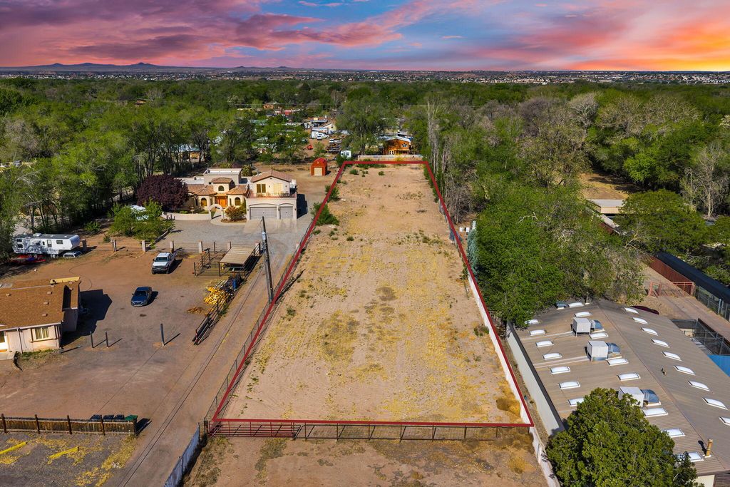 7331 4th Street NW, Los Ranchos, NM 87107