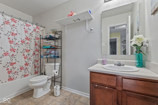 1179 N Aberdeen Drive, Franklin, IN 46131