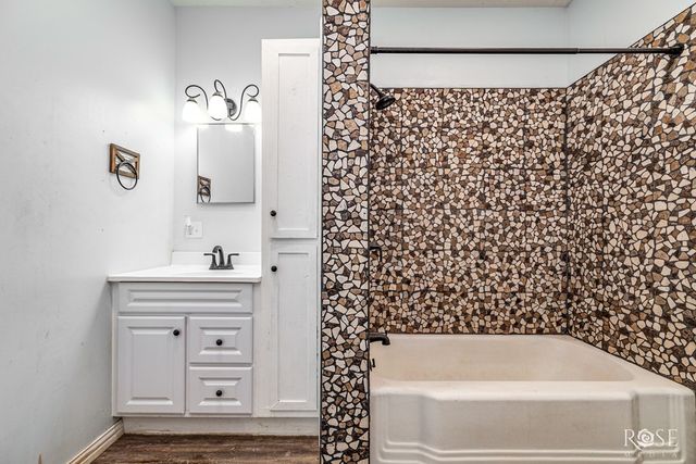 804 S Concho Avenue, Sonora, TX 76950