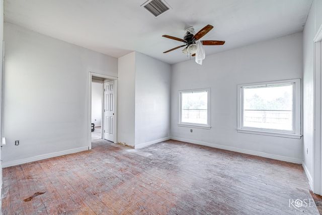 804 S Concho Avenue, Sonora, TX 76950