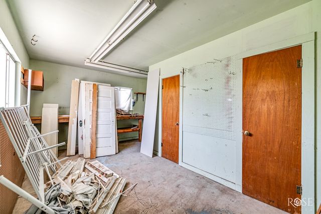 804 S Concho Avenue, Sonora, TX 76950