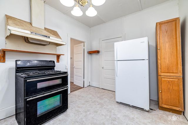 804 S Concho Avenue, Sonora, TX 76950