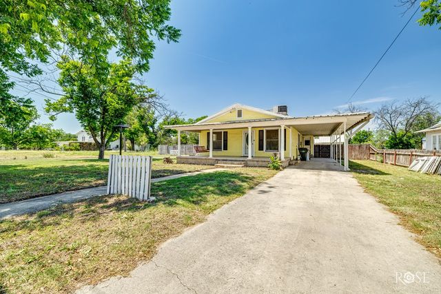 804 S Concho Avenue, Sonora, TX 76950