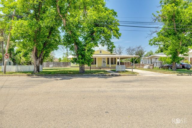 804 S Concho Avenue, Sonora, TX 76950