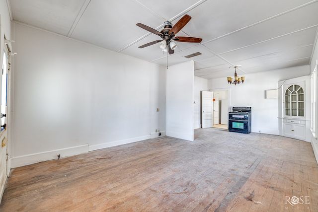 804 S Concho Avenue, Sonora, TX 76950