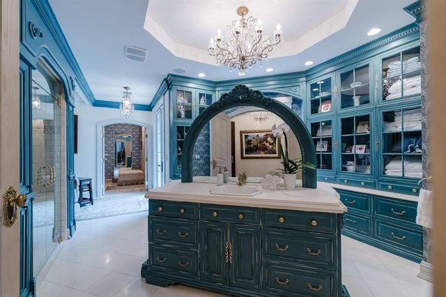 19 N Beach Road, Jupiter Island, FL 33455