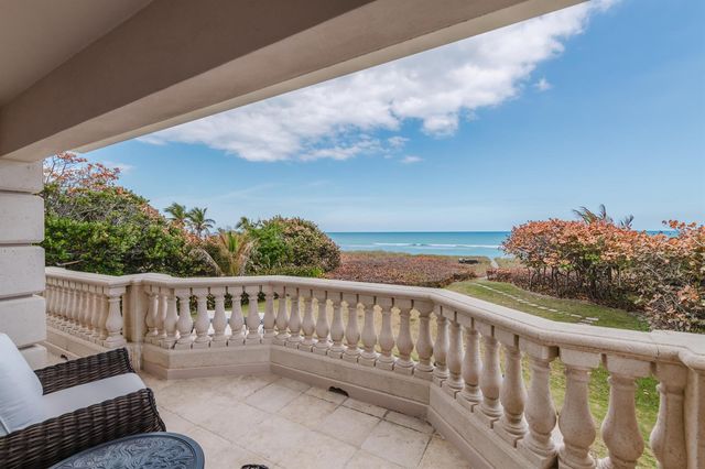 19 N Beach Road, Jupiter Island, FL 33455
