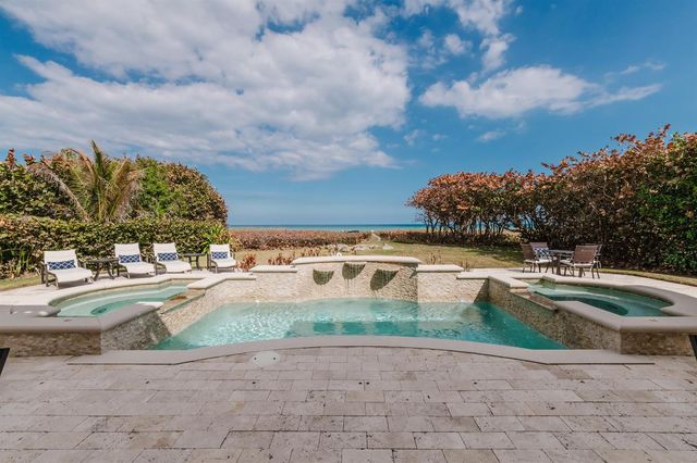 19 N Beach Road, Jupiter Island, FL 33455