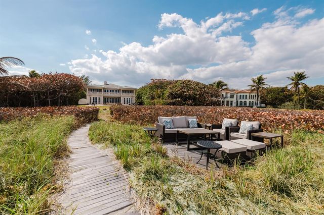 19 N Beach Road, Jupiter Island, FL 33455