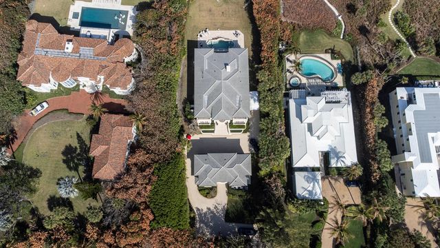 19 N Beach Road, Jupiter Island, FL 33455
