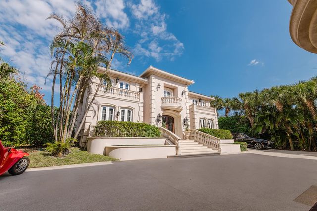 19 N Beach Road, Jupiter Island, FL 33455