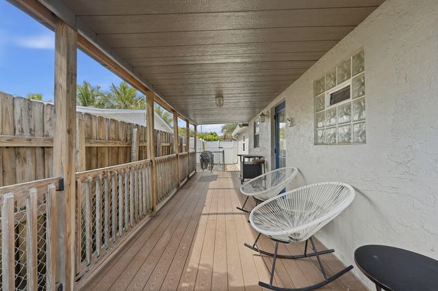 924 Sarazen Drive, West Palm Beach, FL 33413