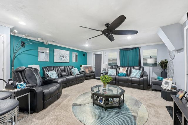 924 Sarazen Drive, West Palm Beach, FL 33413