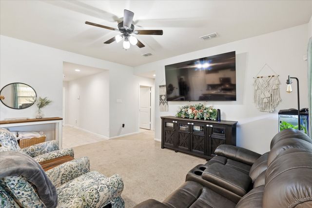 229 Abingdon Street, Azle, TX 76020