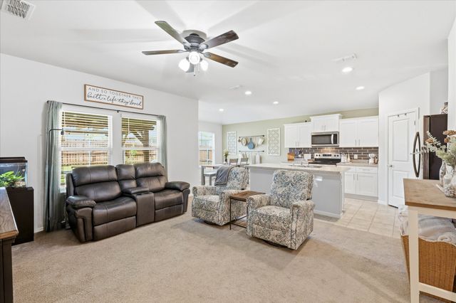 229 Abingdon Street, Azle, TX 76020