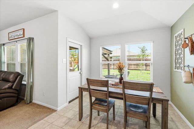 229 Abingdon Street, Azle, TX 76020